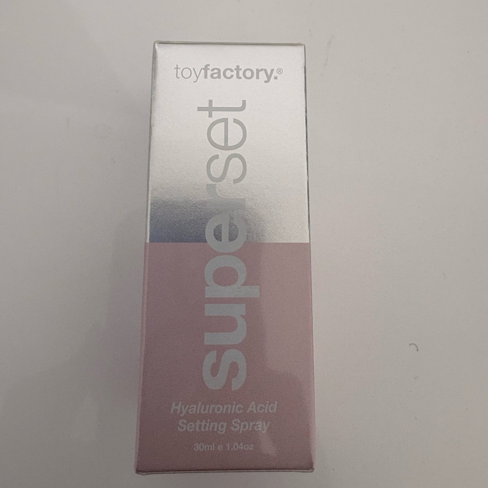 Toyfactory Superset Hyaluronic Acid Setting Spray - Silver and Pink